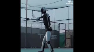 UBTech Robotics продемонстрировала своего гуманоидного робота Walker S2, играющего в теннис с чел...