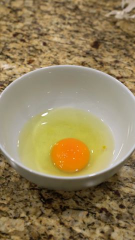 Lifting an Egg Yolk with Garlic