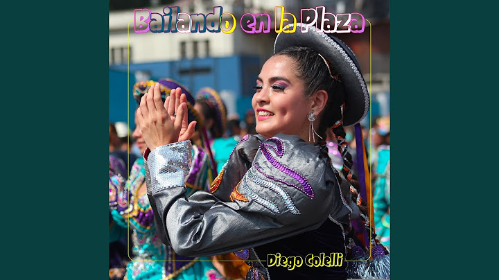 Bailando En La Plaza