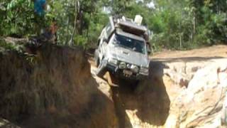 nissan patrol with trailer attempting gunshot