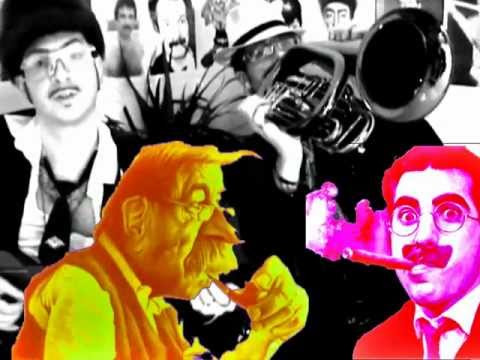 Moustache on the Stage - LA CARAVANE PASSE