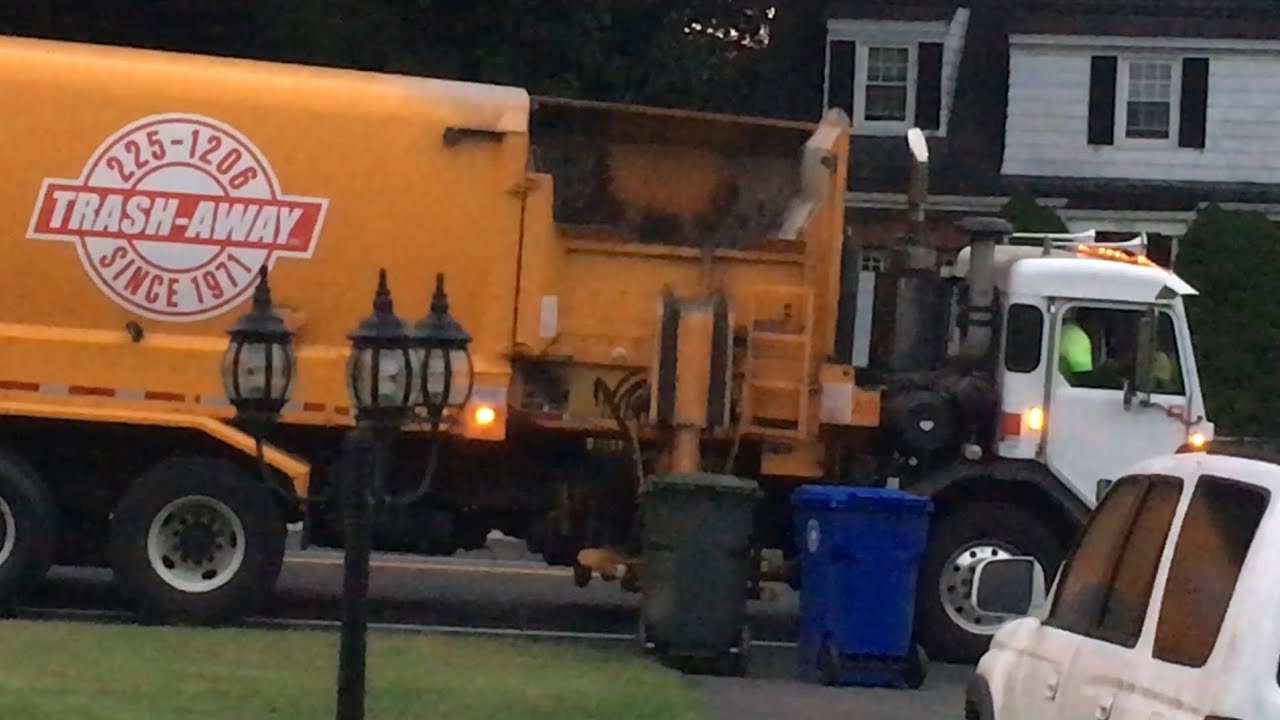 Peterbilt 520 Labire Automizer On Trash - YouTube