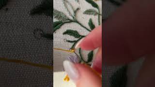 Embroidery flowers #вышивка #вышивкагладью #embroideryflowers #frenchknot #embroiderytutorial