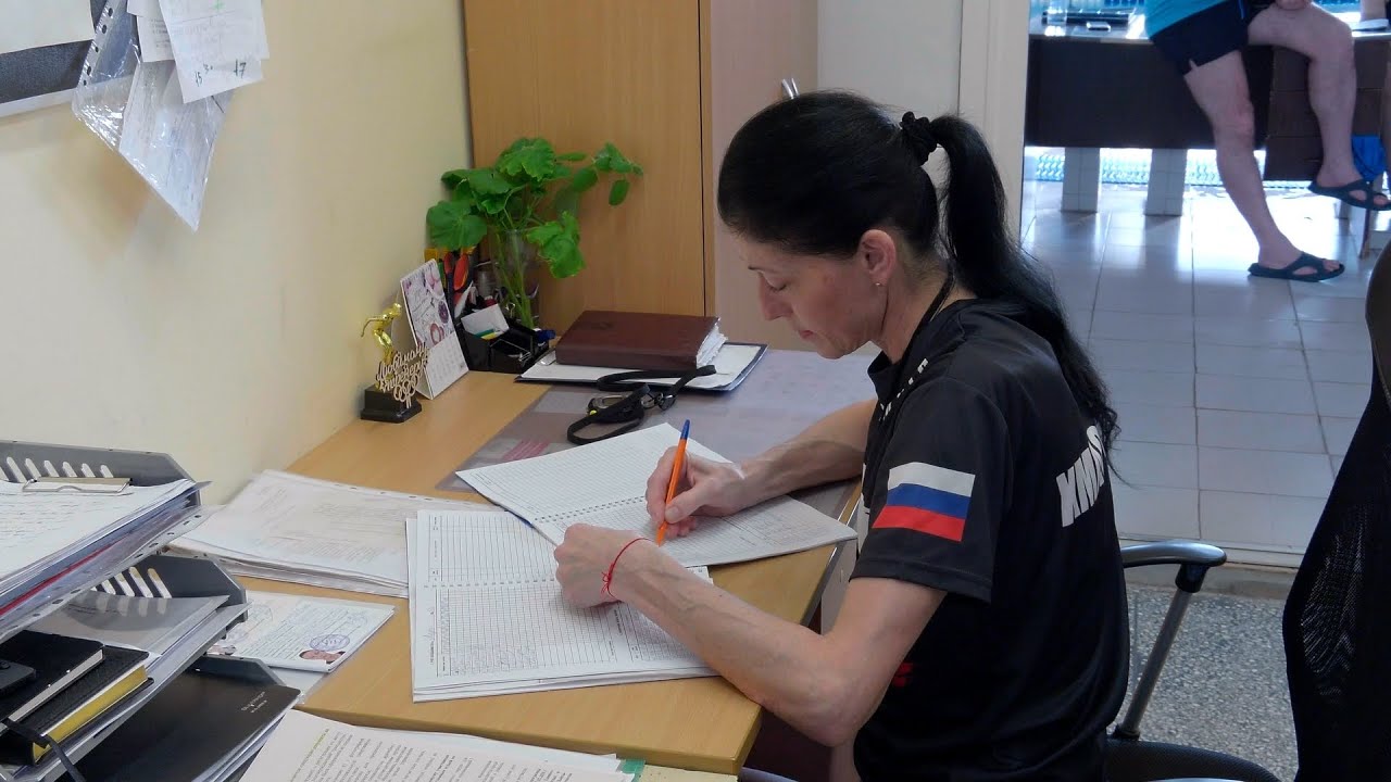 230307 Тренер плавательного бассейна «Аган» Анна Тарасенко стала победителем конкурса «Женщина года»