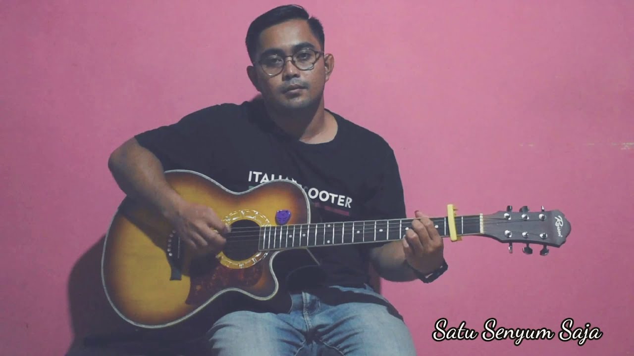 Tatto - Satu Senyum Saja (Cover Akustik) - YouTube