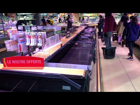 Coronavirus, dilaga la psicosi a Milano: gli scaffali vuoti dei supermercati