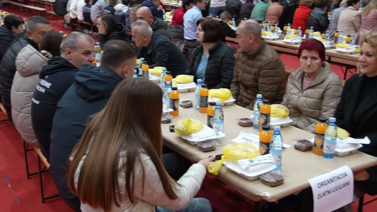 Više od 900 postača prusustvovalo je zajedničkom iftaru u Lukavcu