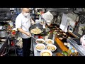 信じられない高速鍋さばきで大量注文をさばく熟練の炒飯職人丨Super speed fried rice cooking in Tokyo