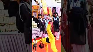 ल़डकियों पागल गयी देखकर 😍😅🤗.. #shorts #gymnast #airflare #ytshorts #public #kidchallenge