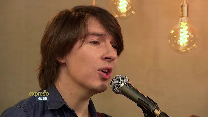 Rowan Stuart performs "Silver Balloon" LIVE!