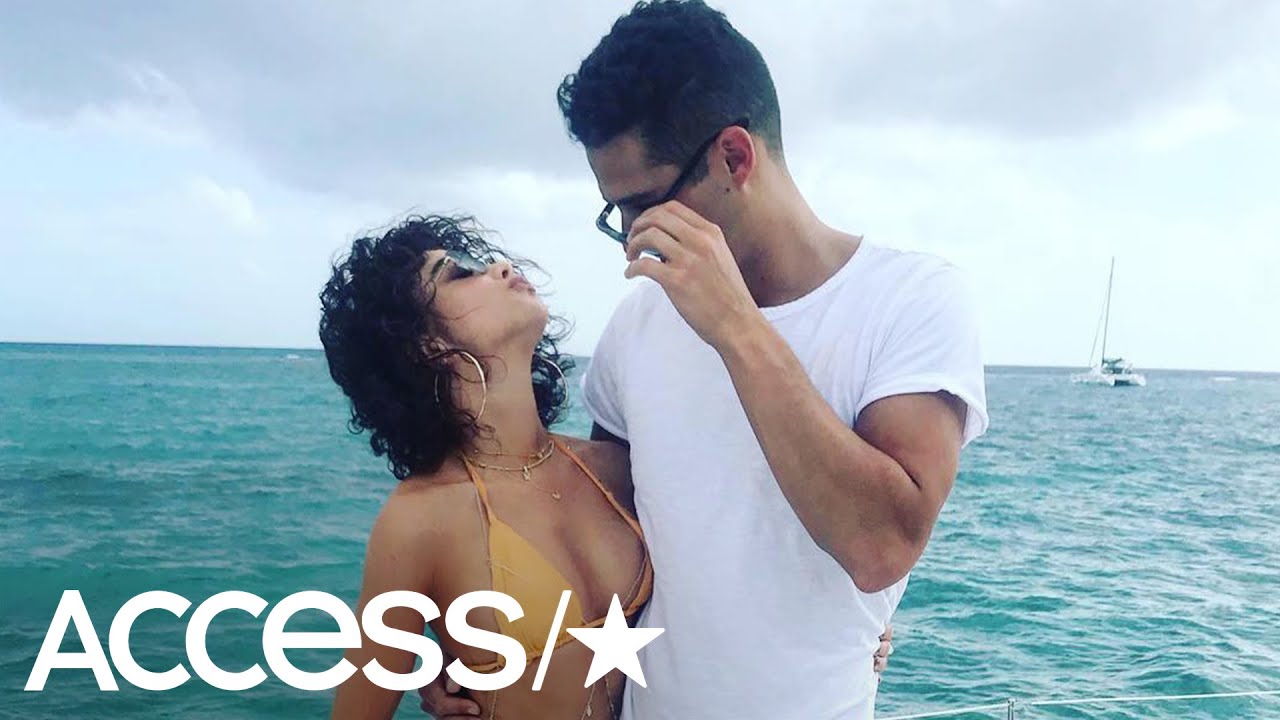 Sarah Hyland & Wells Adams Pack On The PDA On Vacay In Mexico | Access