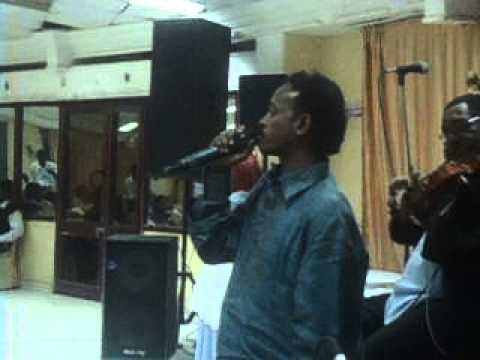 حسين حمد الفات زمان حقل راس السنة 2014 صالة الخليل