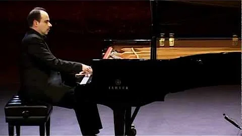 Claudio Martinez-Mehner plays J.S. Bach - Partita ...