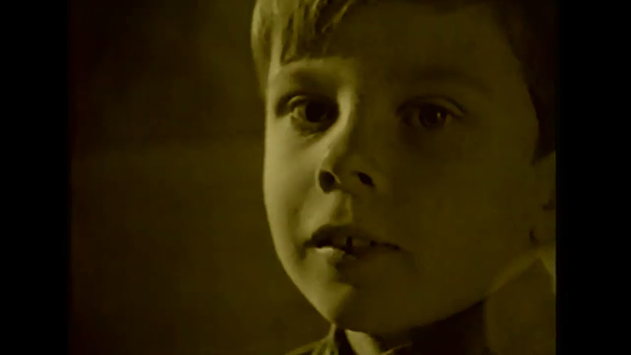 Mama (Koha-Komissarov) 1996 auf YouTube ansehen Mama (Koha-Komissarov) 1996 auf YouTube ansehen