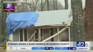Strong winds cause damage in Rankin County