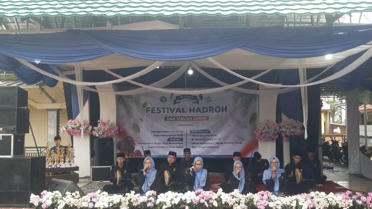 FESTIVAL HADROH NO URUT 04 GRUP HADROH AL BADAWAH