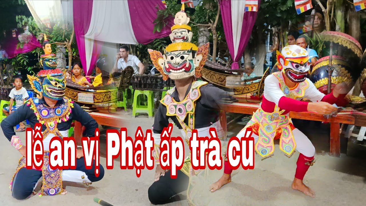 Танец Якром, церемония освящения статуи Будды, деревня Тра Ку.