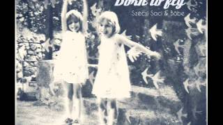 Download Lagu Szécsi Saci \u0026 Szécsi Böbe - Born To Fly MP3