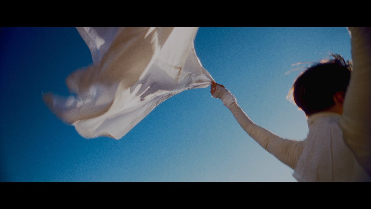 bloom / macico（Official Music Video） adlı videoyu YouTube'da izle