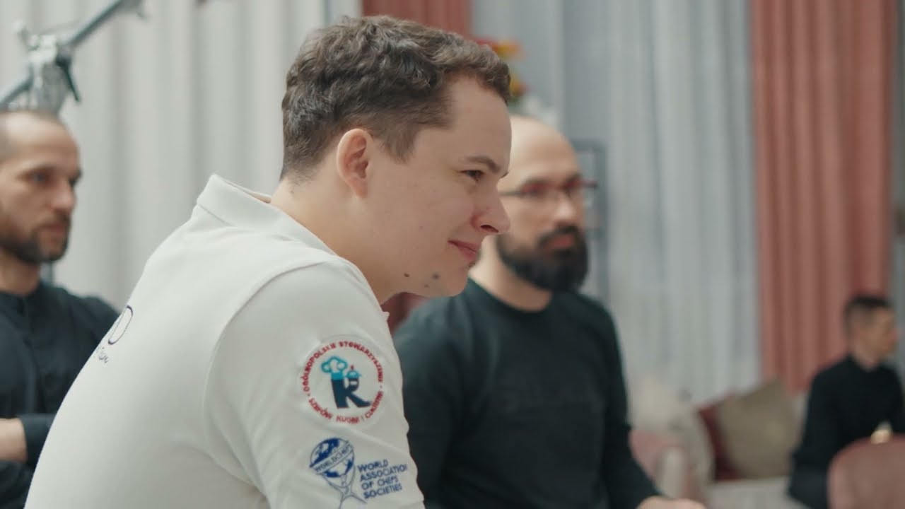 Kadr z filmu z planu sesji katalogu wina dla Carrefour