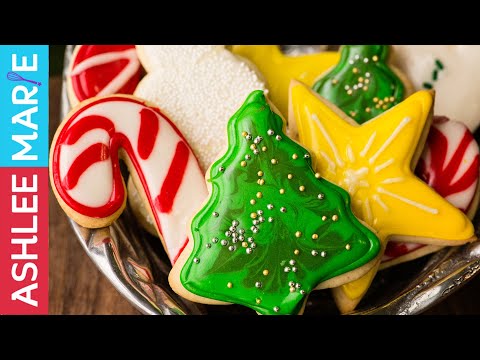 How to Make the Perfect Holiday Sugar cookies and Icing - tips for decorating