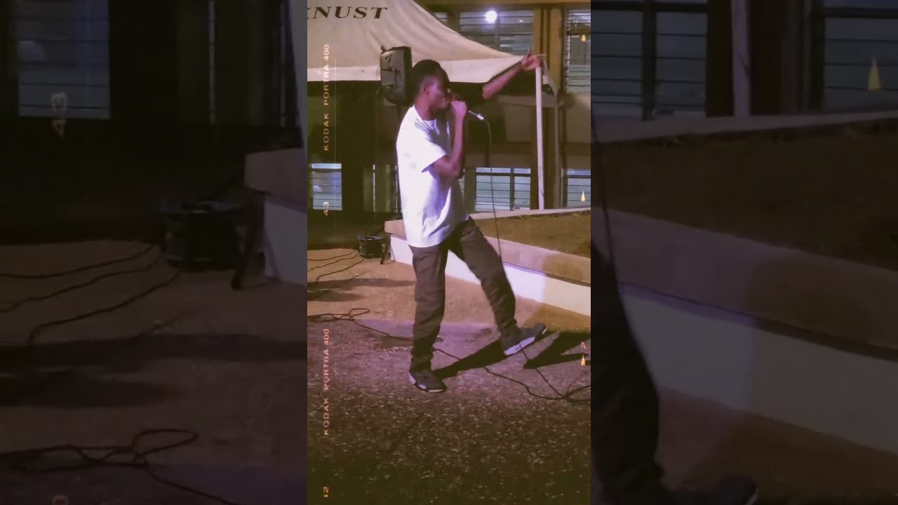 Genius KD graces his audience in the Department of Architecture[KNUST] #afrobeats #openmic #song
