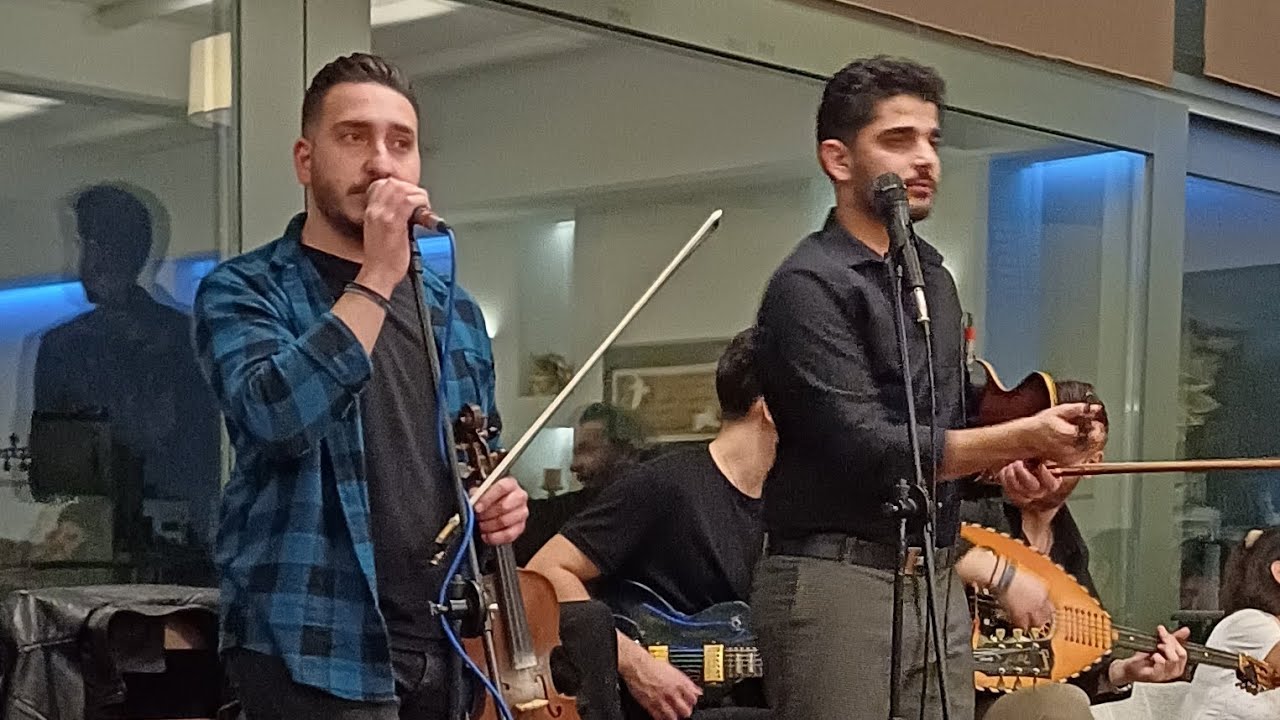 Μπαρδάνης-Μαύρος Μπαλκόνι στις Κυκλάδες