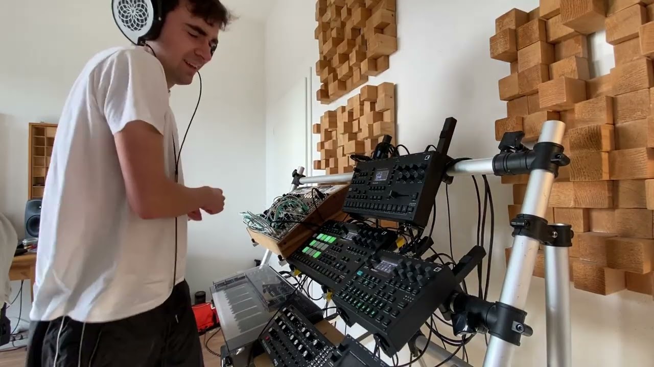 MODULAR MELODIC TECHNO - Groovy Melodic Modular Techno - 133