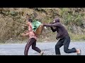 Young girl was harmed by gangsters. and the brutality of the gangsters / ly tam ca2