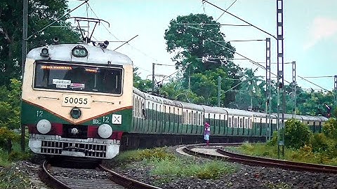 Curving Speedy EMU Train accelerating quickly in a Sharp Curve | Eastern Railways