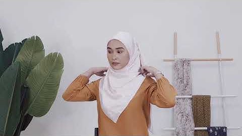 UMMA Hijab Tutorial #34 - Monogram Square Scarf Styling Session