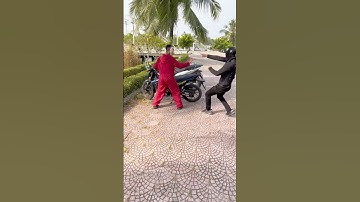 Tên cướp gặp cảnh sát và cái kết buồn #brasil @Longgiang67 @LongGiang77