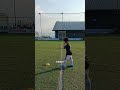 ngantuknya hilang akhirnya ara latihan sepak bola ditemani papa di pinggir lapangan