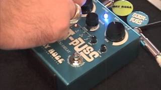 WAY HUGE SUPA-PUSS Analog Delay guitar effects pedal demo