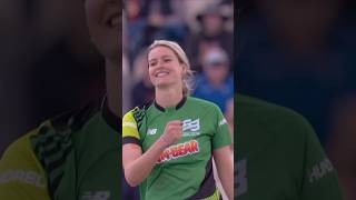 only Laura Bell in the house guys.#TheHundred #Cricket #laura #bell