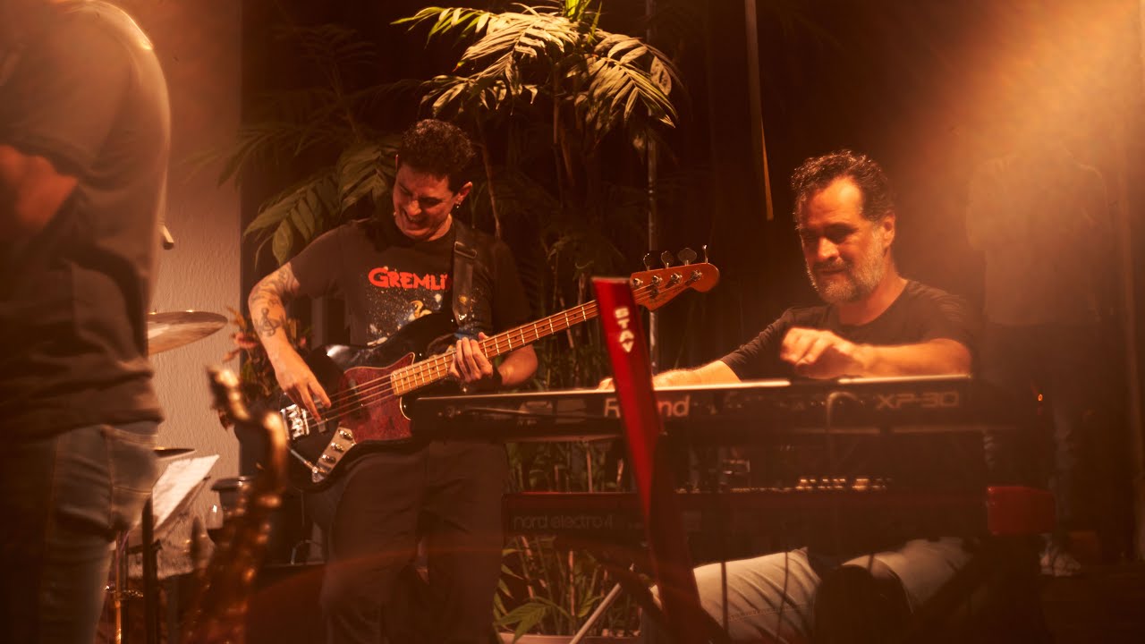 The Jazz Side of the Moon · Elegia Jazz Jam Session - YouTube