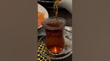 مع كاسه الشاي بالمساء يذوب التعب ويصير الليل أحن كل رشفه كأنهاخضن اكسبلور تصويري 