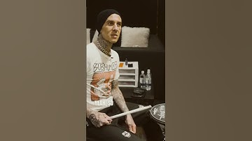 The six stroke roll is an example of how Travis Barker incorporates rudiments into blink-182’s music