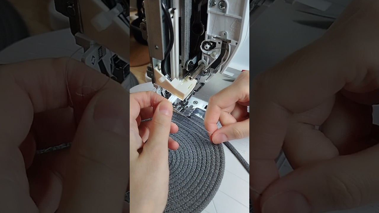 Sew an oval napkin from cotton rope 