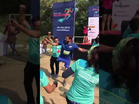 Guy with 1 leg completes Pune half marathon - Watch his Victory dance