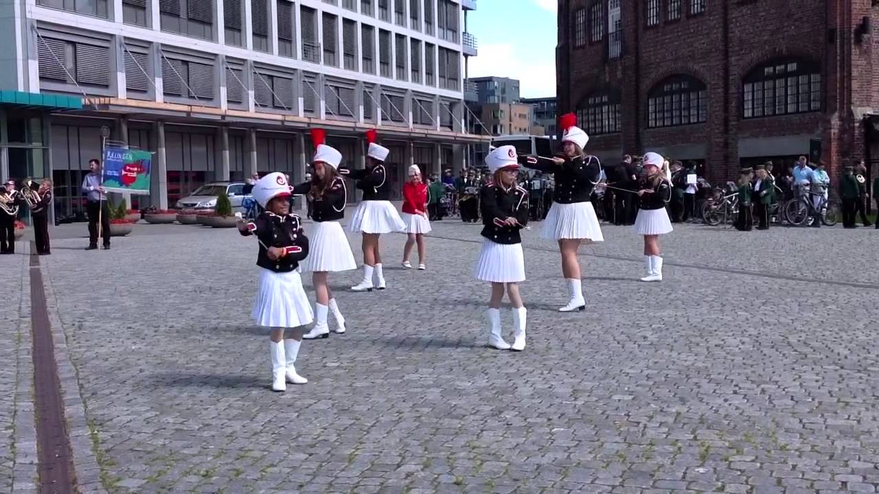 Gammel jegermarsj - Rælingen skolekorps og drill - YouTube