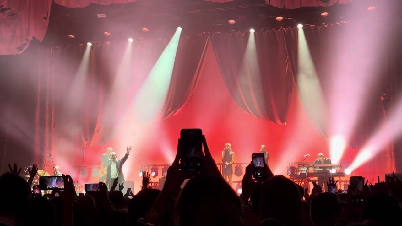 Hurts – Somebody To Die For (@ Tempodrom, Berlin, 24.05.25)