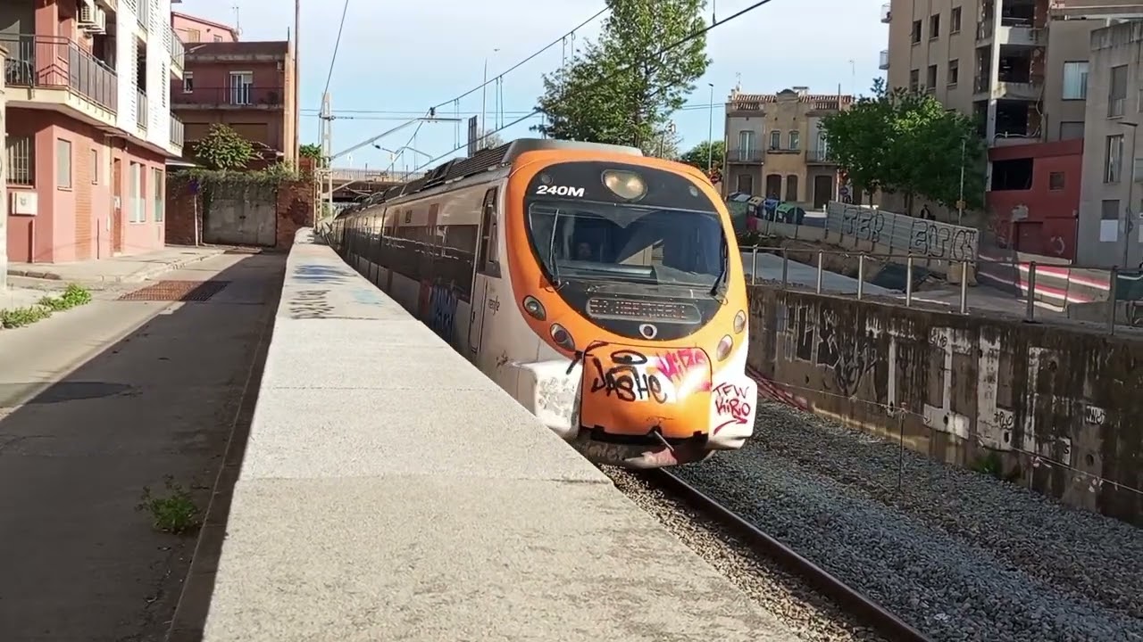 Rodalies Catalunya UT 447/Civia 465 R4 en Sant Feliu de Llobregat