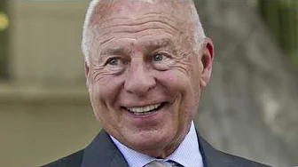 Disbarred celebrity lawyer Tom Girardi found guilty of stealing millions from his clients thumbnail