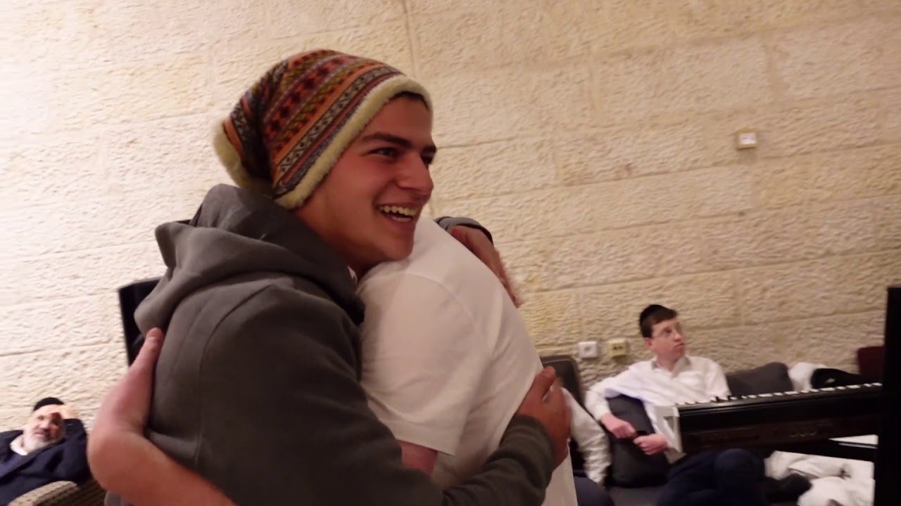 כשחנוכה וקורונה נפגשים בשערי יצחק