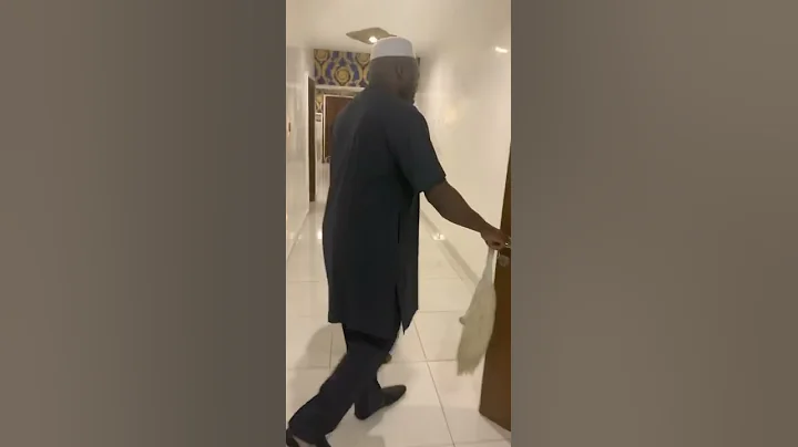 Wizkid sleeping on floor to show respect to one of the biggest Alhaji