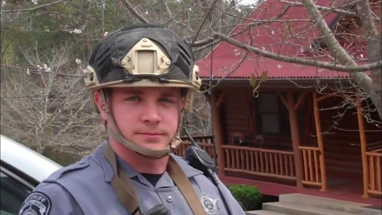 US Marshals Illegally entering private property. YouTube