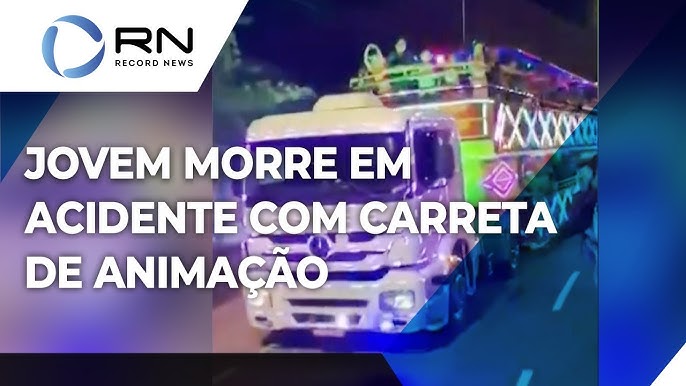 Fofão' é atropelado por moto ao descer de carreta furacão VEJA