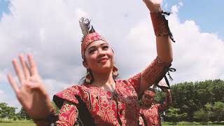 Instrumen dan tarian dayak perempuan yang sangat cantik