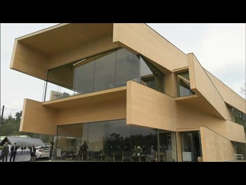 AV 隈研吾　建築 120×120の森 (木格子の家) | 隈研吾建築都市設計事務所